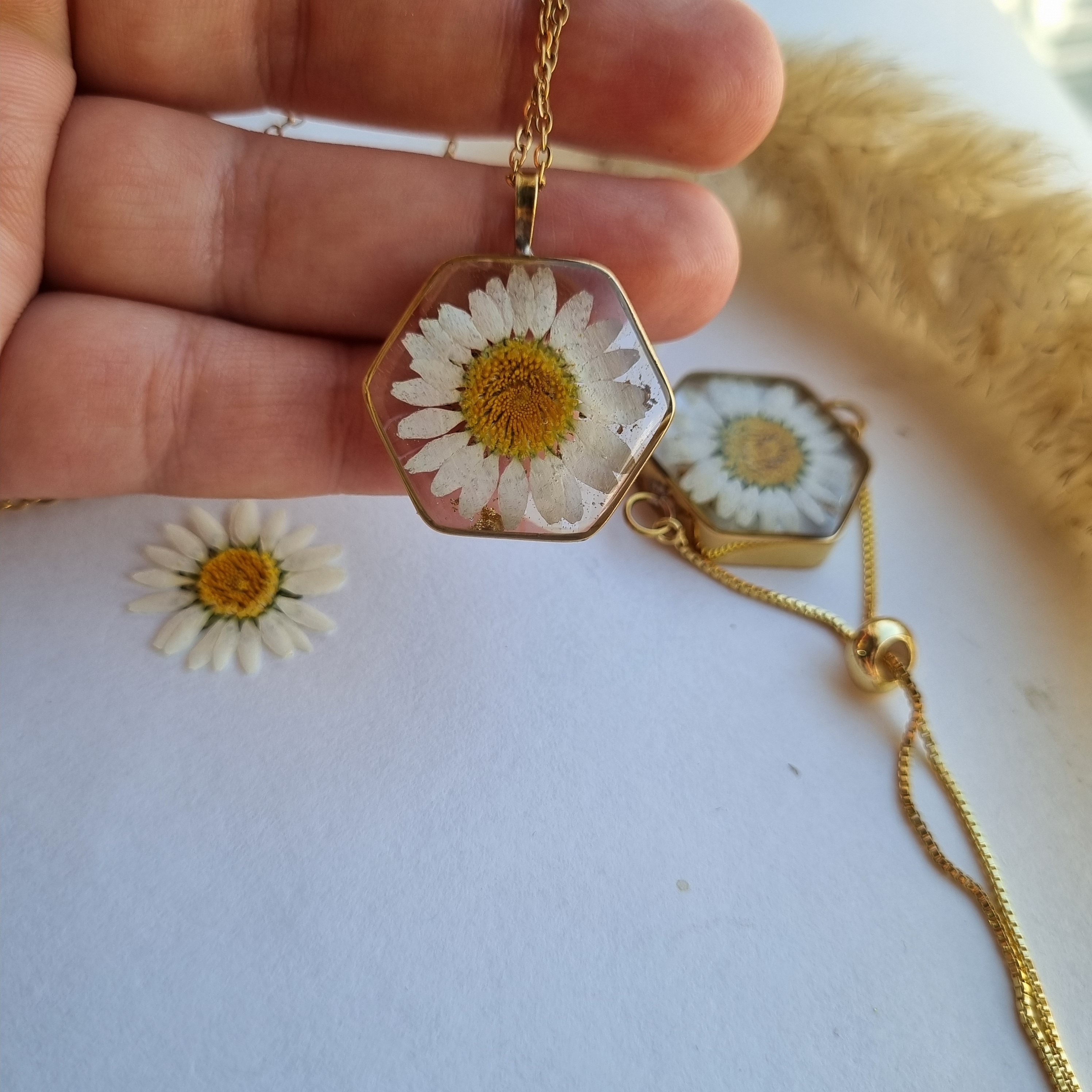 گردنبند و دستبند گل بابونه رزینی