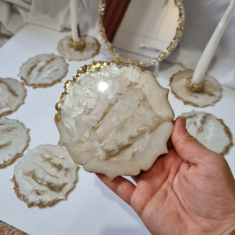 هفت سین رزینی بیس چوبی همراه اینه و شمعدان نشکن