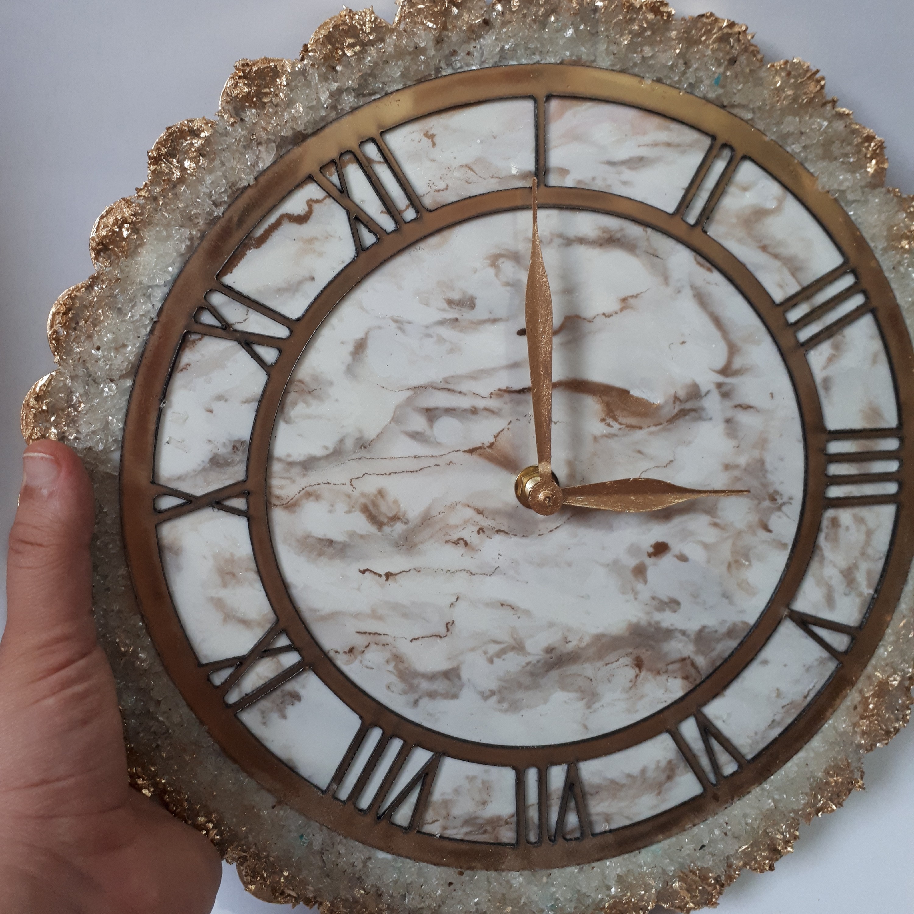 ساعت دیواری رزینی 35سانت بیس چوبی طرح سنگ مرمر موتور ارامگرد
